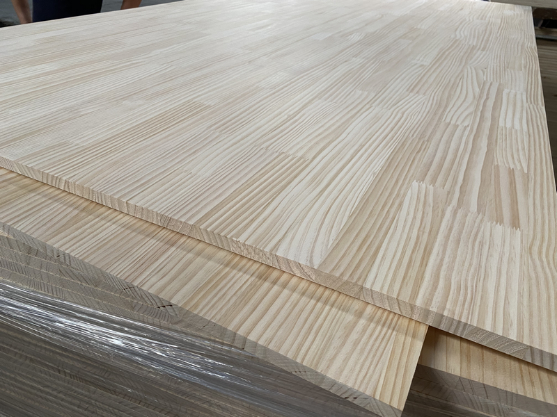  新西兰辐射松-直纹